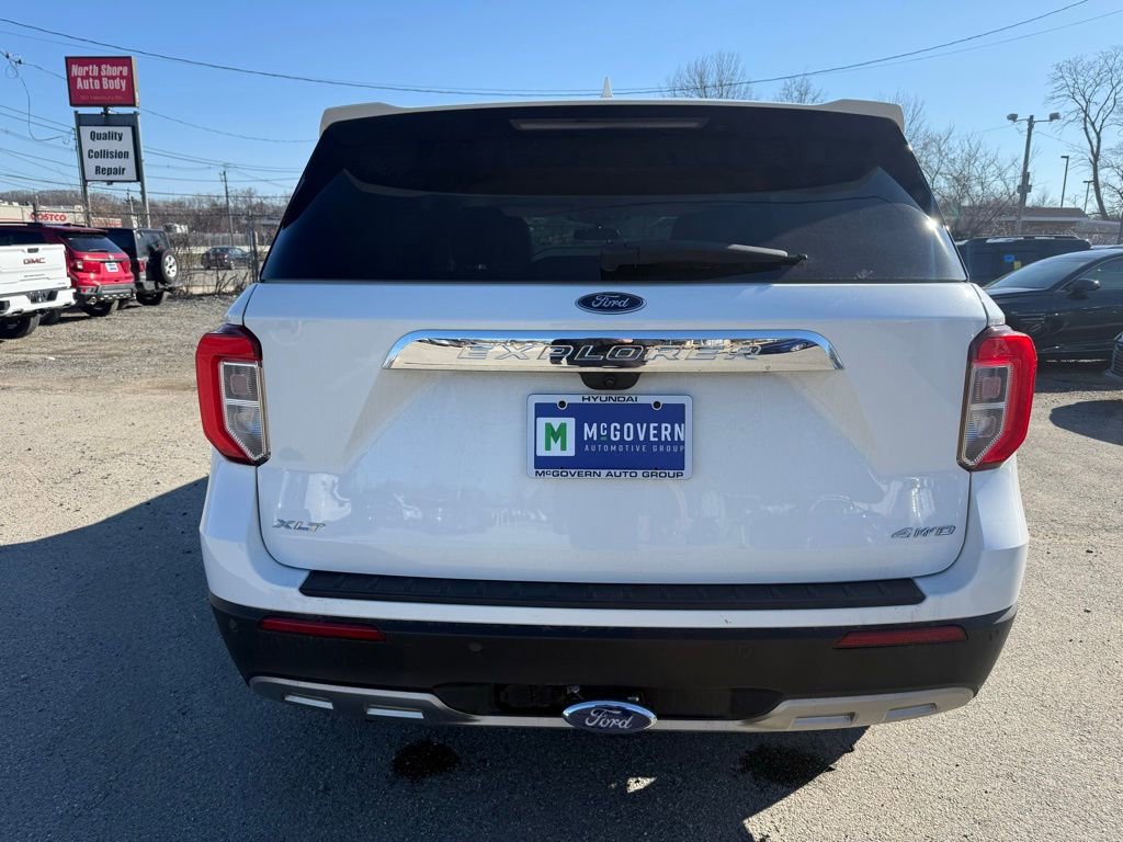 Used 2023 Ford Explorer XLT w/ Equipment Group 202A AWD/4WD image 5