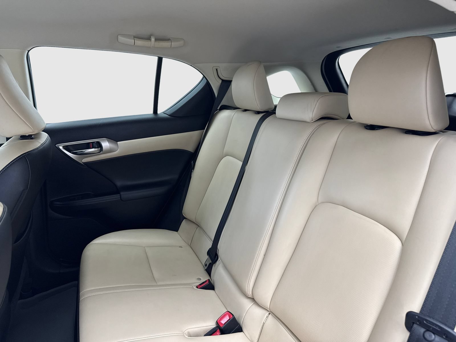 Used 2016 Lexus CT 200h w/ Accessory Package 2 FWD image 34