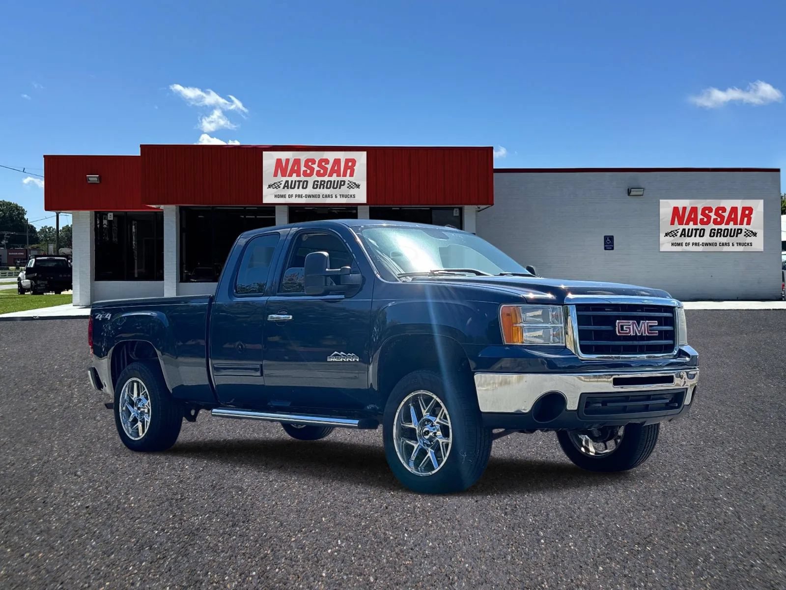 Used 2011 GMC Sierra 1500 SLE AWD/4WD image 3