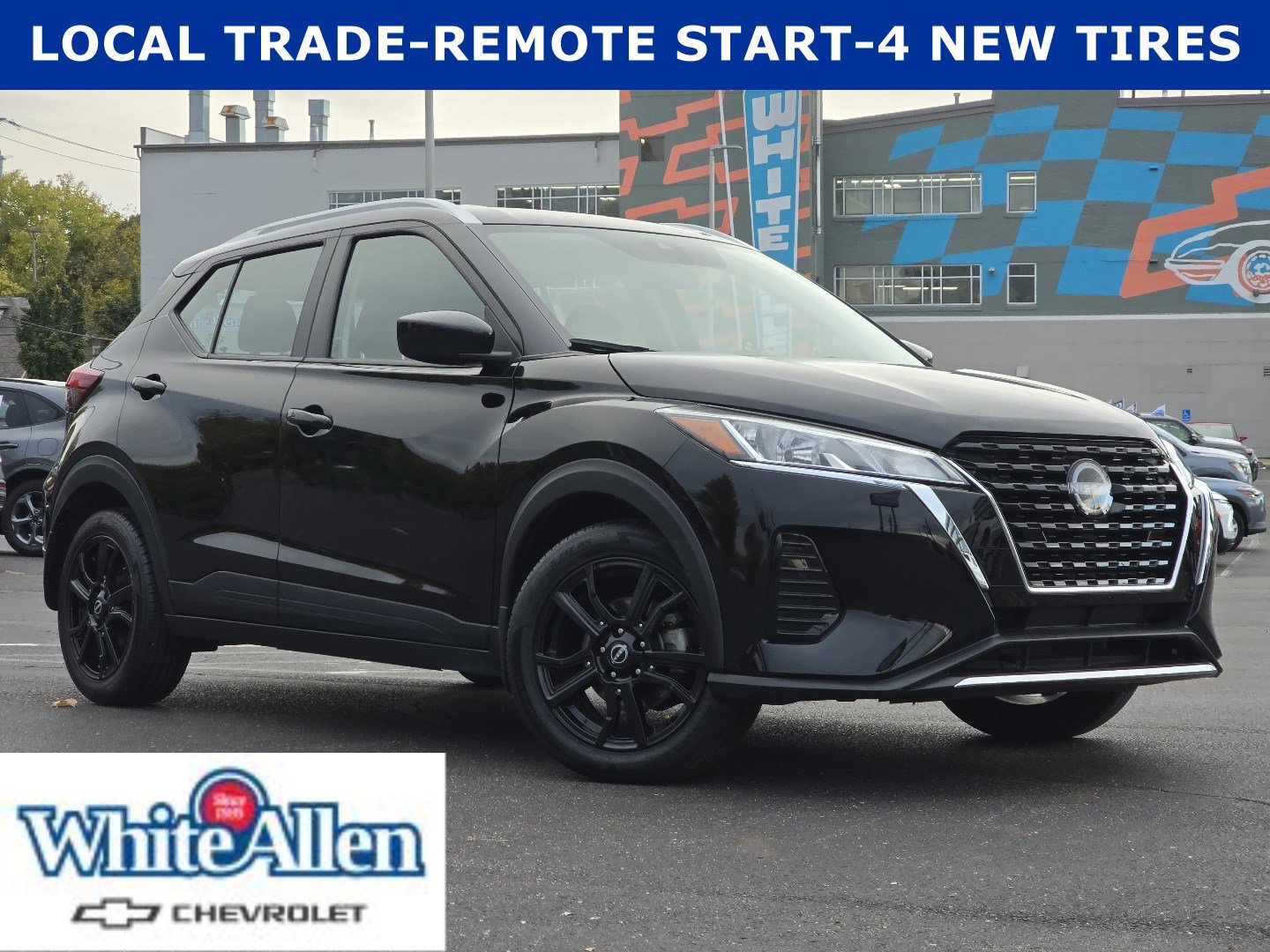 Used 2023 Nissan Kicks SV image 1