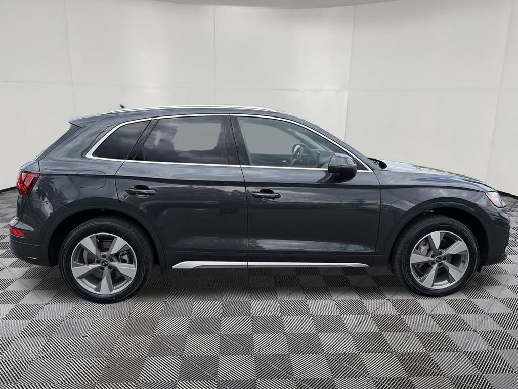 Used 2025 Audi Q5 2.0T Premium Plus w/ Premium Plus Package AWD/4WD image 10