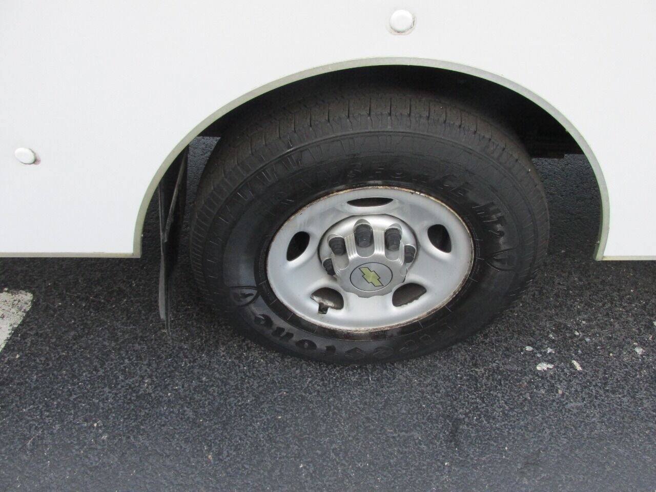 Used 2014 Chevrolet Express 3500 RWD image 39
