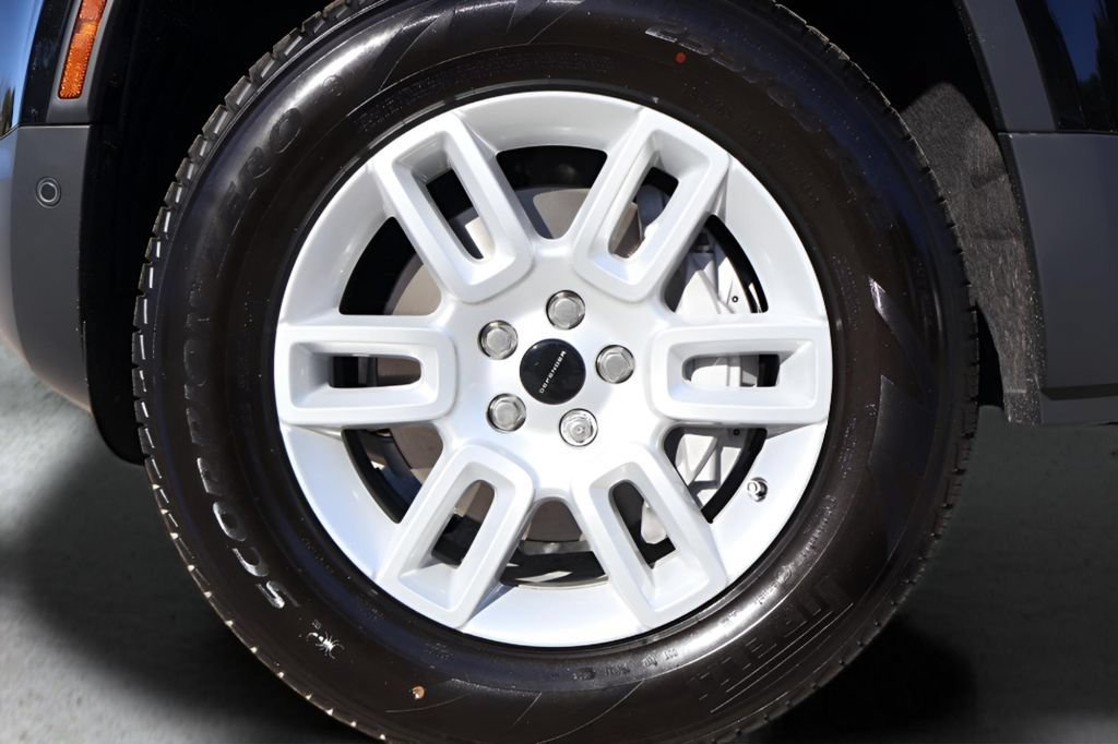 Used 2026 Land Rover Defender 110 S AWD/4WD image 29