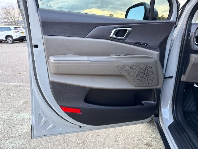 Used 2026 Kia Carnival SX FWD image 16