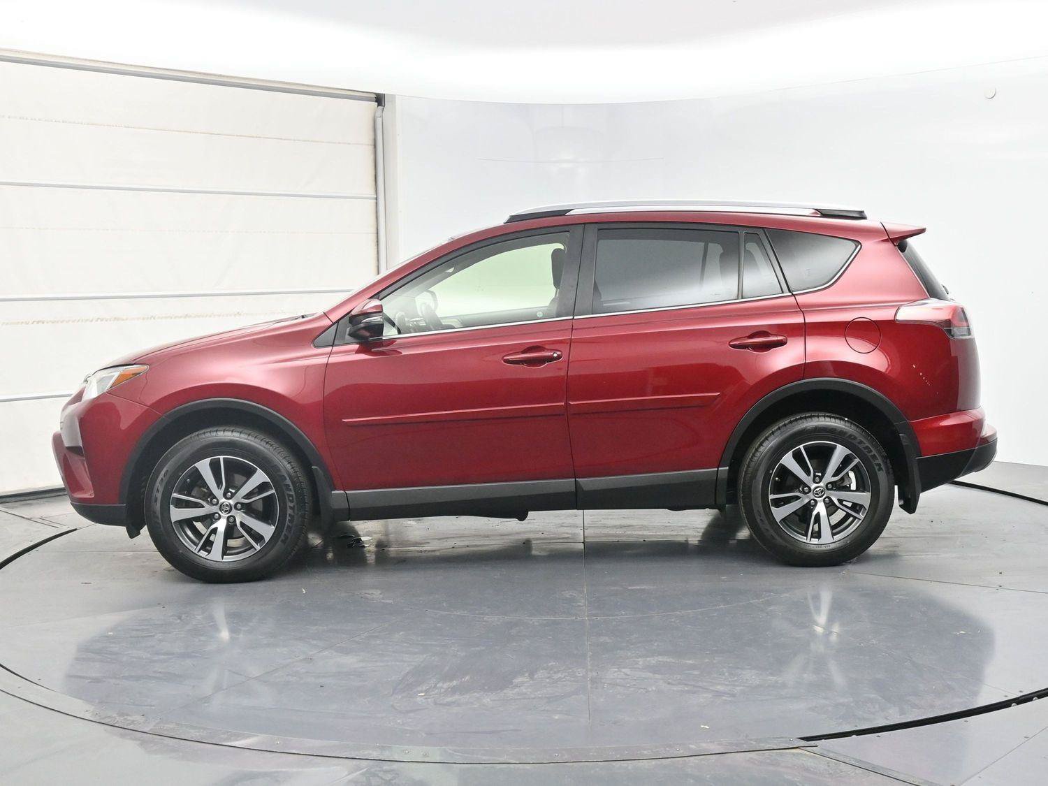 Used 2018 Toyota RAV4 XLE w/ Plus Extra Value Package AWD/4WD image 22