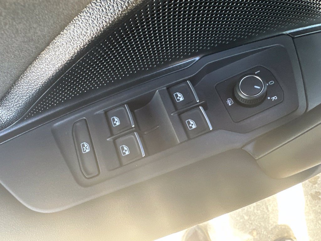 Used 2026 Volkswagen Tiguan SE R-Line AWD/4WD image 14