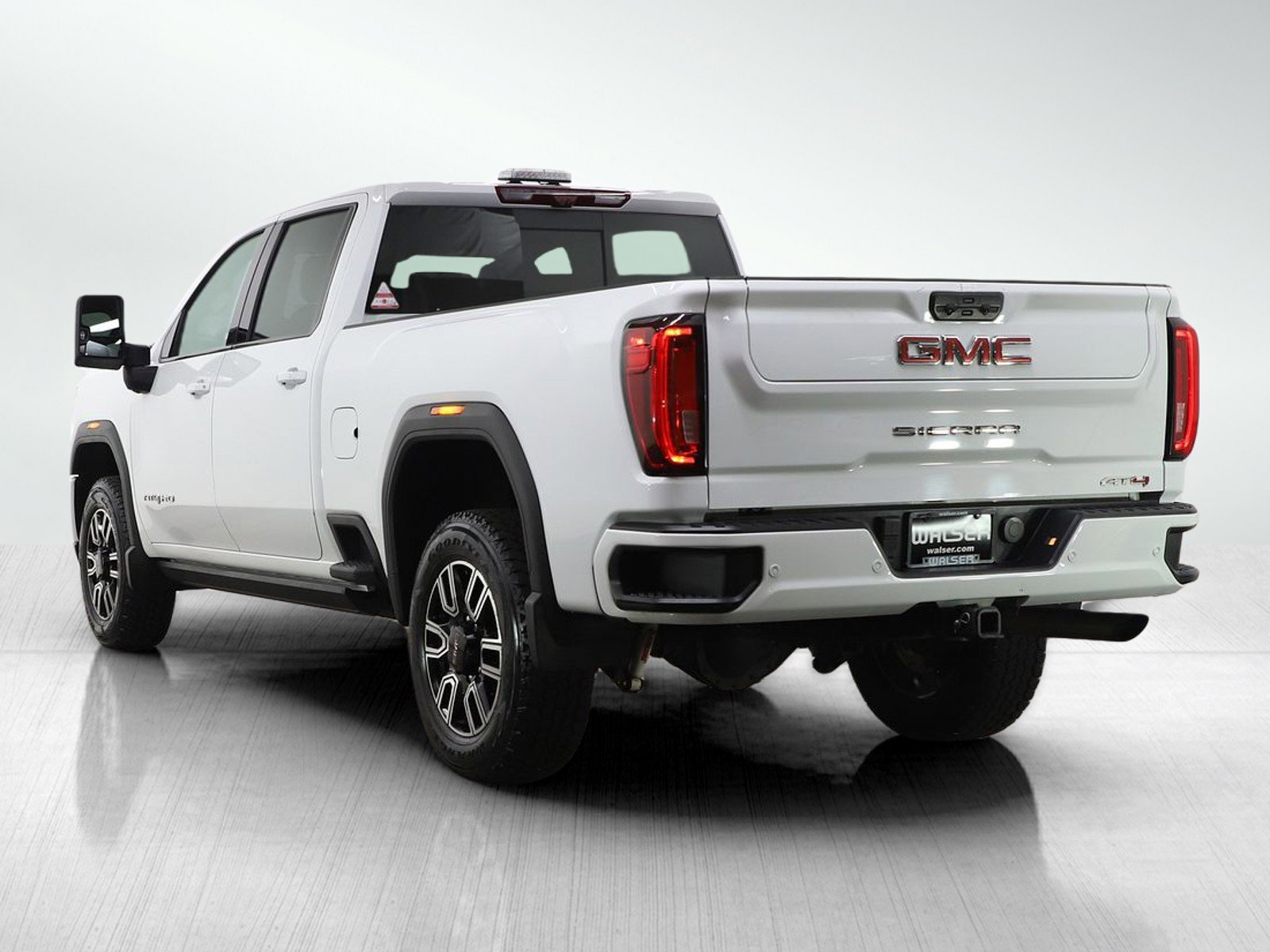 Used 2022 GMC Sierra 3500 AT4 w/ AT4 Premium Plus Package image 3