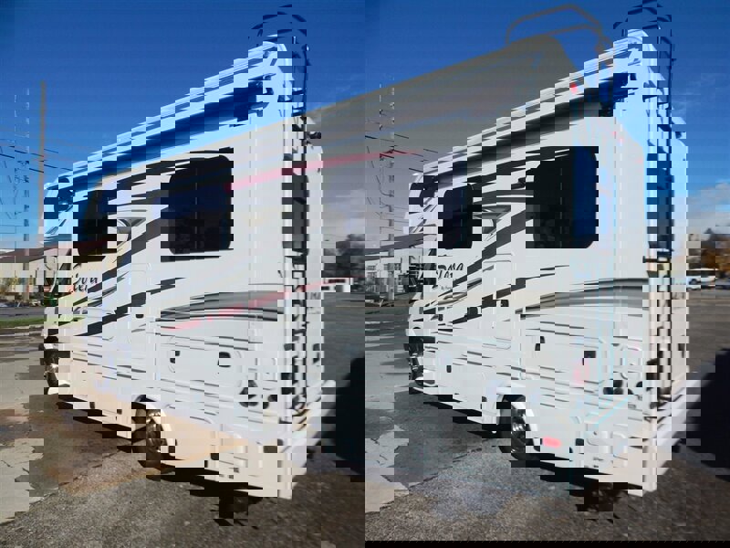 Used 2015 Mercedes-Benz Sprinter 3500 image 2