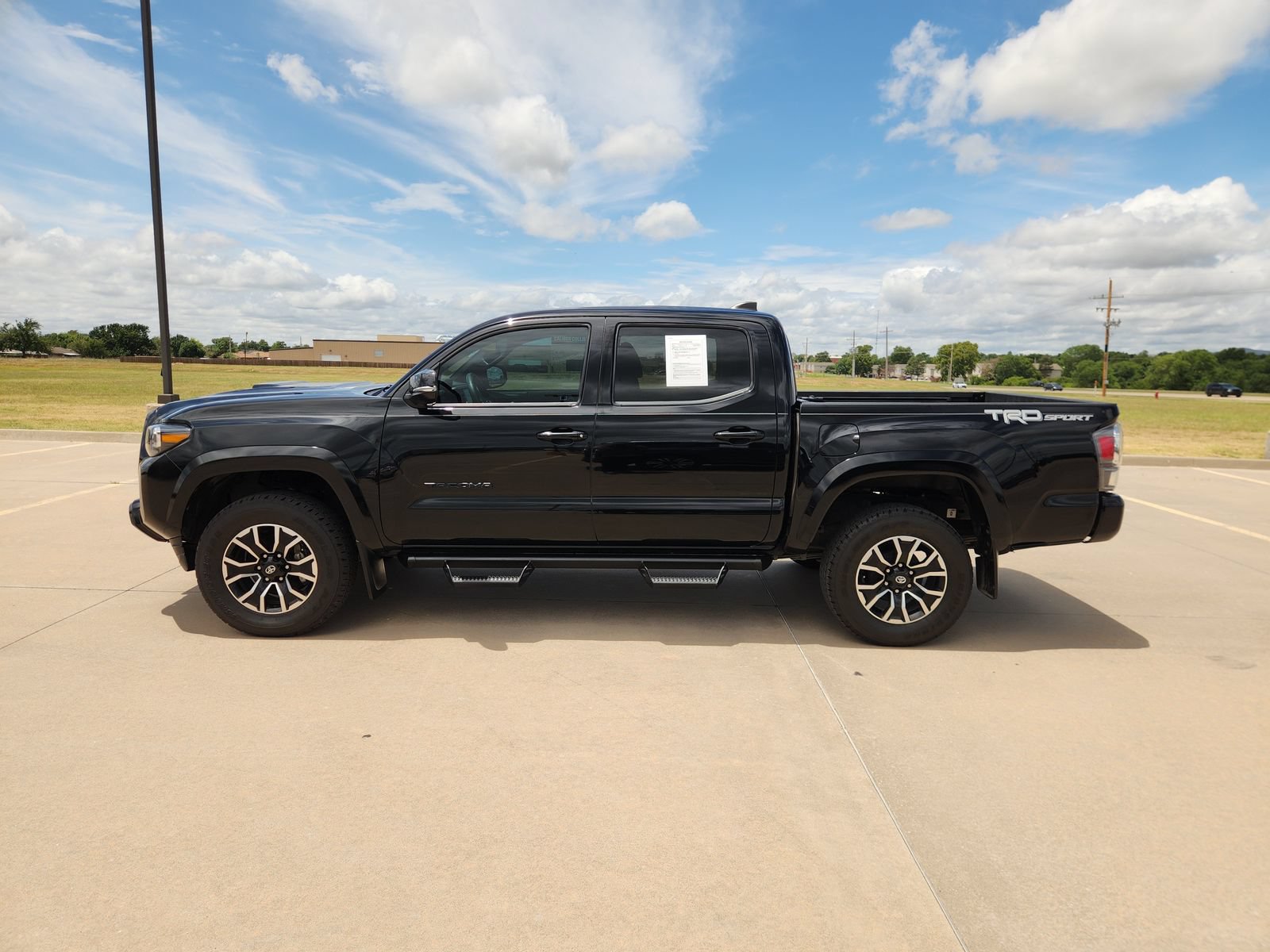 Used 2023 Toyota Tacoma TRD Sport w/ Technology Package RWD image 3