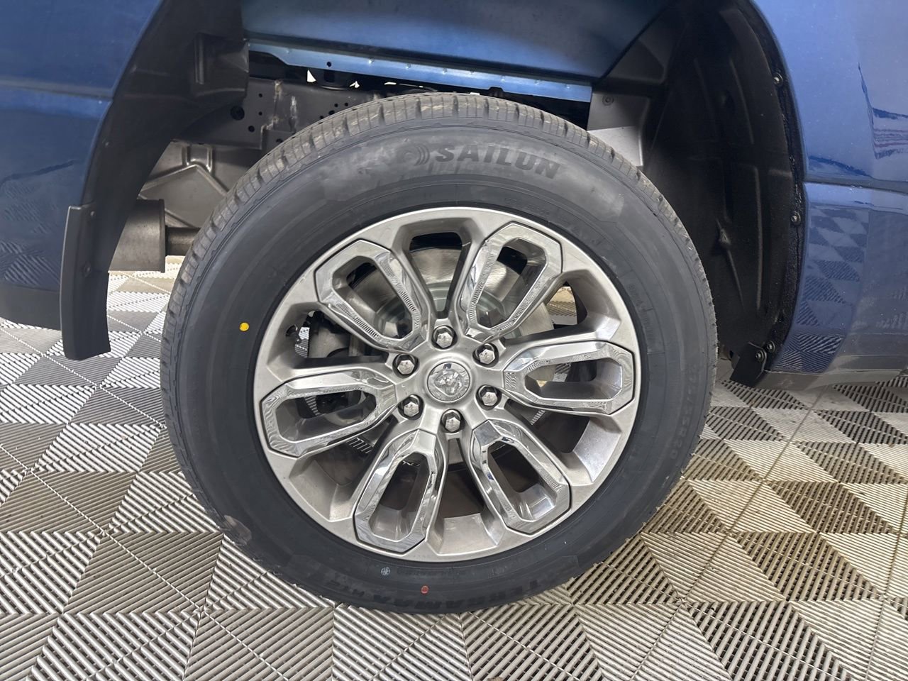 Used 2023 RAM 1500 Laramie AWD/4WD image 30