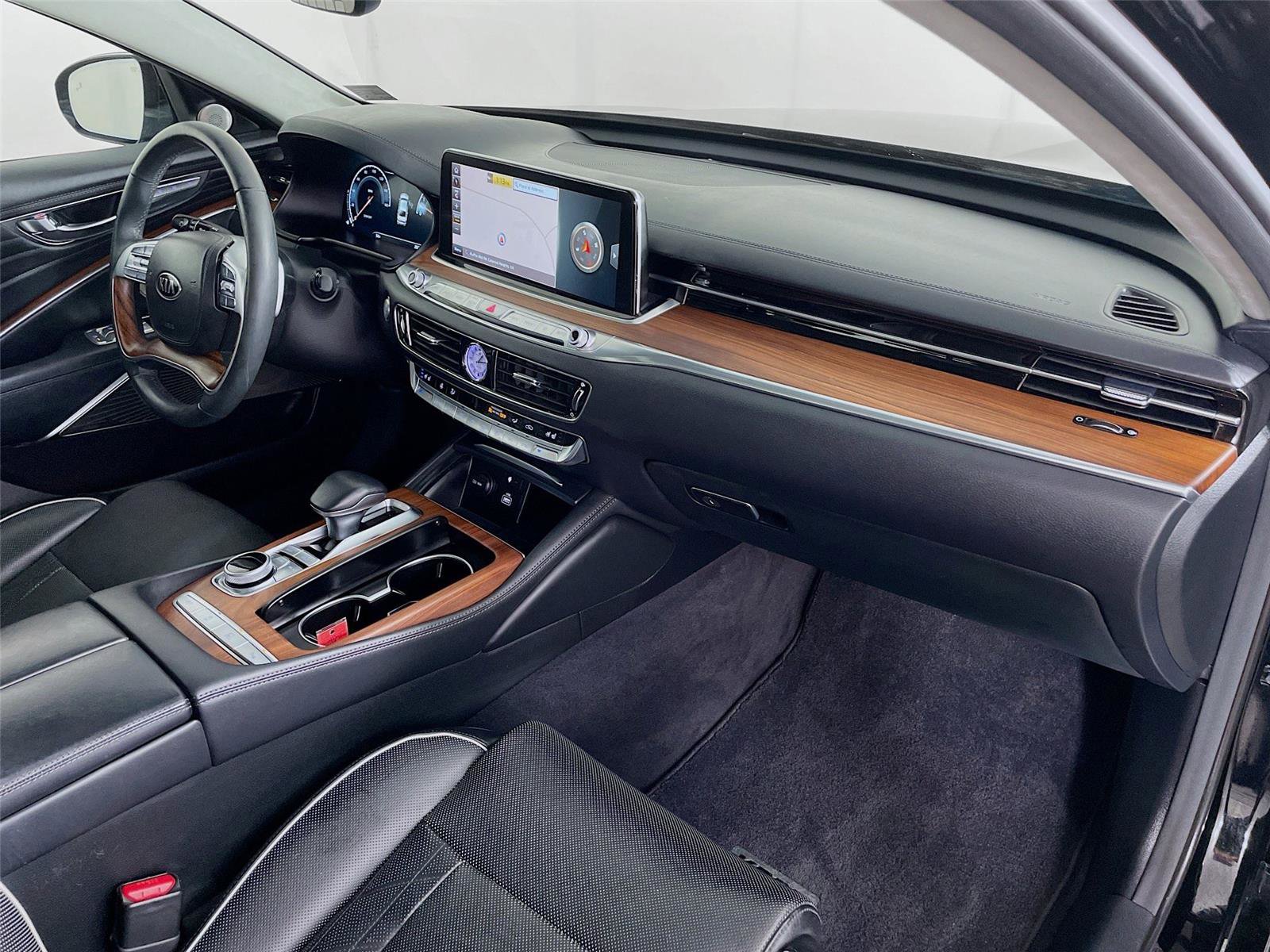 Used 2019 Kia K900 Luxury w/ VIP Package image 32