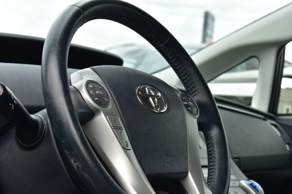 Used 2013 Toyota Prius Four FWD image 27