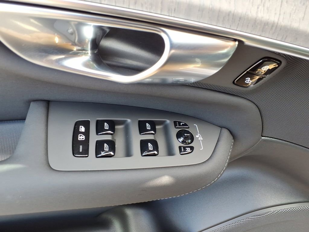 New 2026 Volvo XC90 T8 Ultra w/ Lounge Package image 11