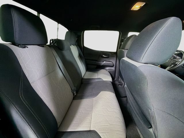 Used 2022 Toyota Tacoma TRD Off-Road AWD/4WD image 26