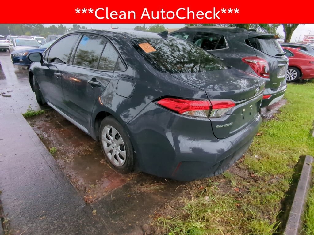 Used 2025 Toyota Corolla LE FWD image 4