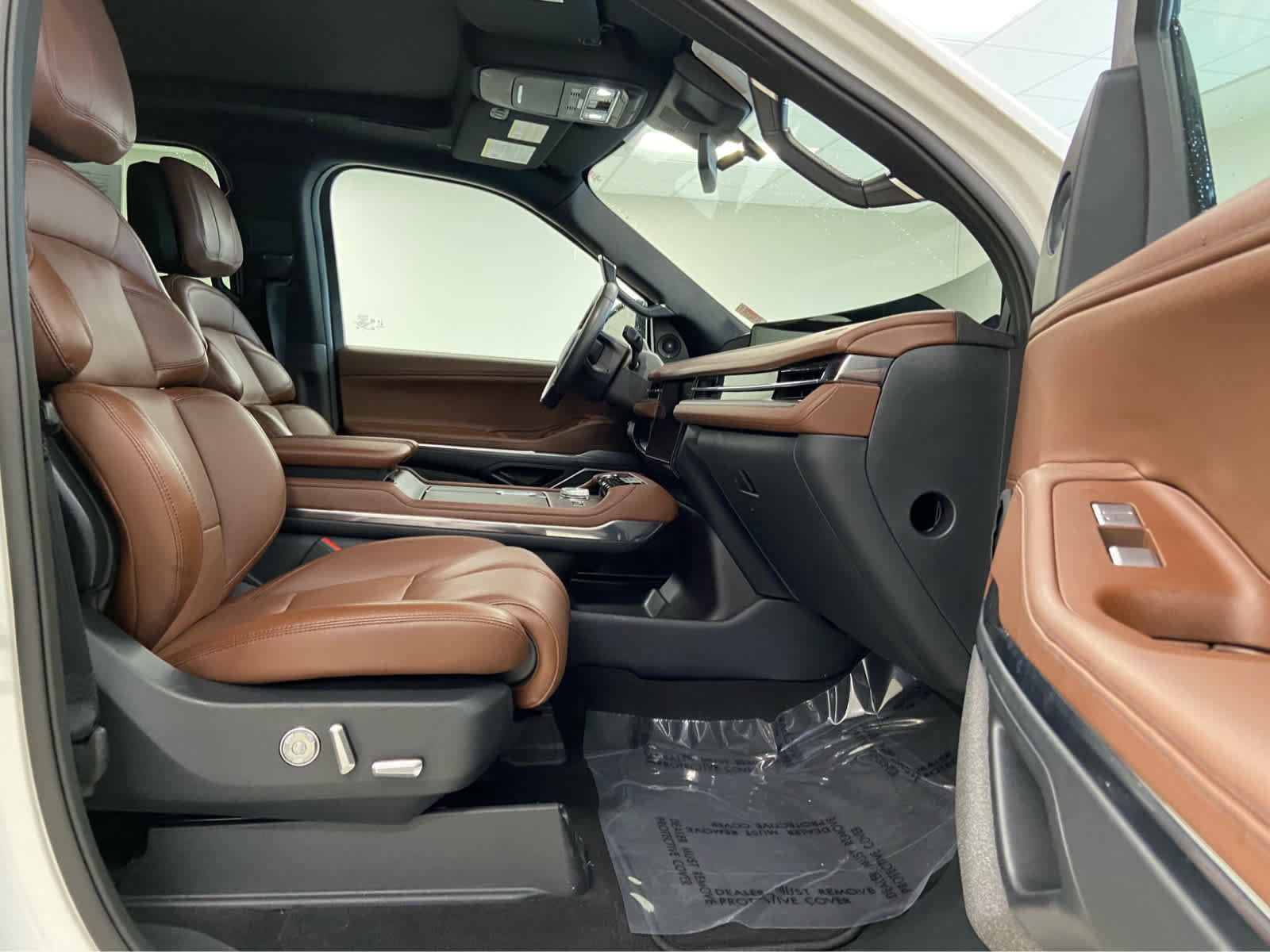Used 2025 Lincoln Navigator L Reserve AWD/4WD image 22