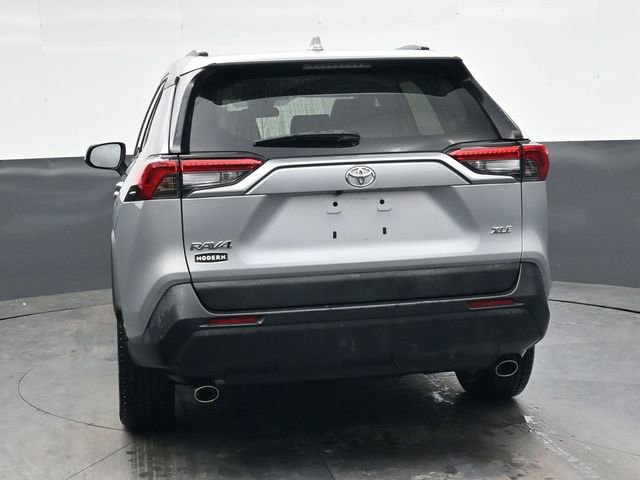 Used 2019 Toyota RAV4 XLE image 5