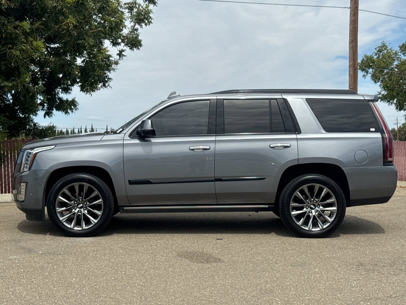 Used 2020 Cadillac Escalade Platinum w/ Escalade Sport Edition AWD/4WD image 7