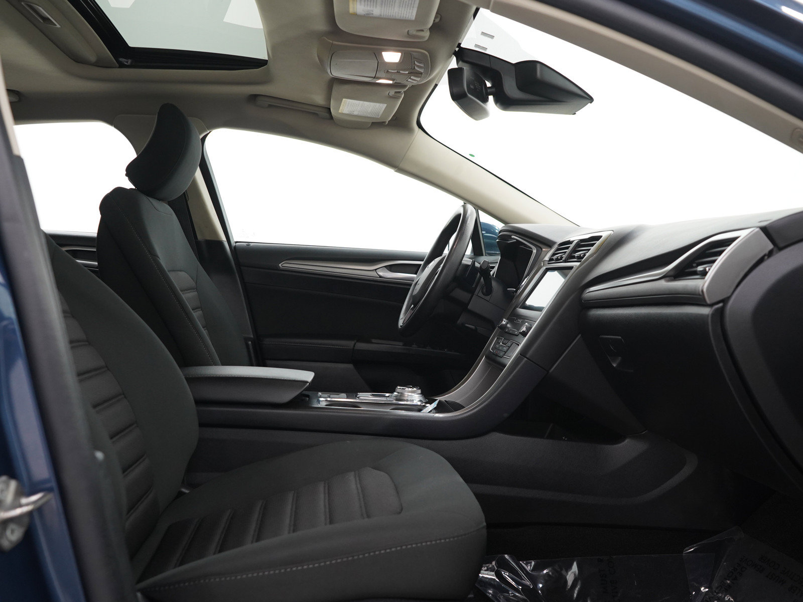 Used 2019 Ford Fusion SE FWD image 11