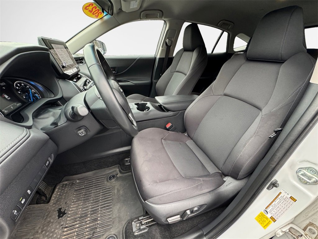 Used 2023 Toyota Venza LE image 23