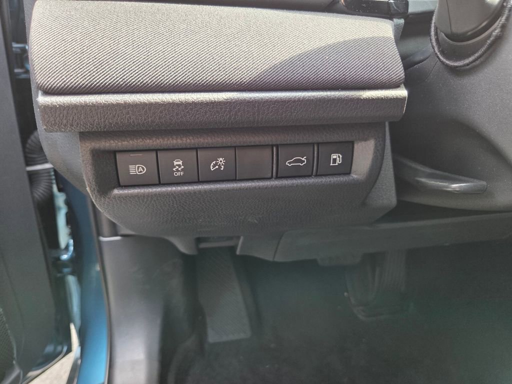 Used 2025 Toyota Camry LE FWD image 10