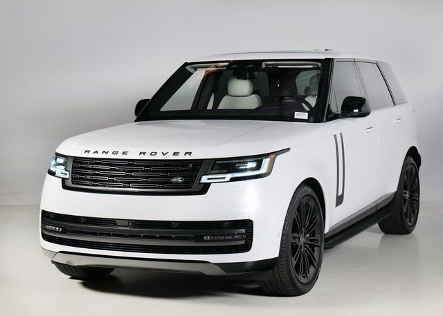 Used 2023 Land Rover Range Rover SE image 1