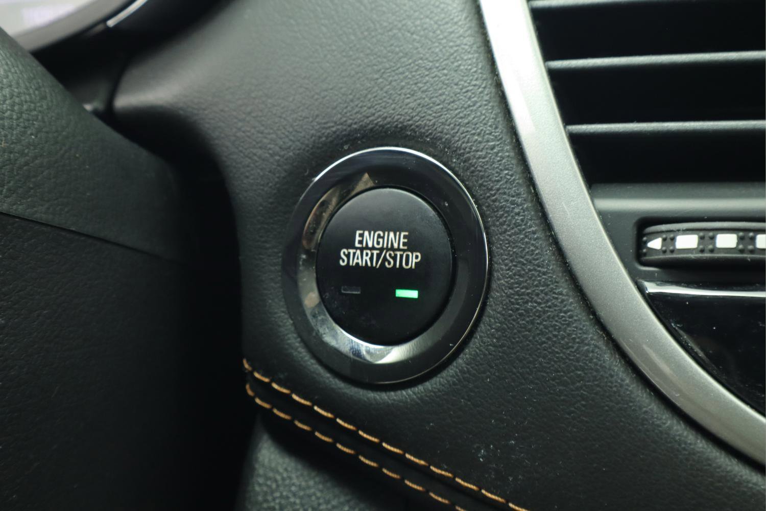 Used 2019 Chevrolet Trax LT w/ LT Convenience Package image 16