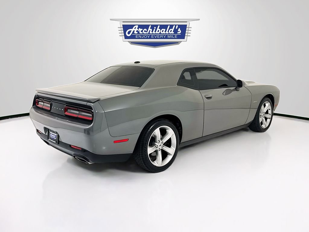 Used 2017 Dodge Challenger R/T RWD image 8