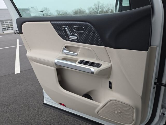 New 2026 Mercedes-Benz GLB 250 4MATIC image 21