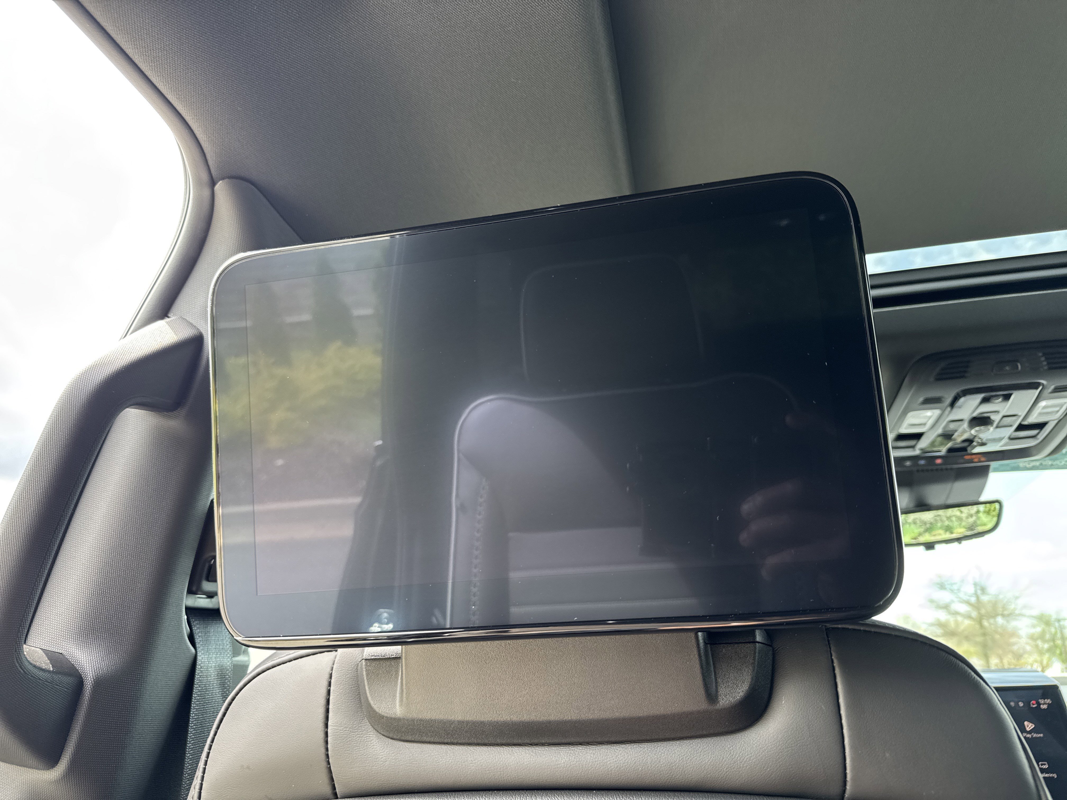 Used 2026 GMC Yukon Denali Ultimate AWD/4WD image 29