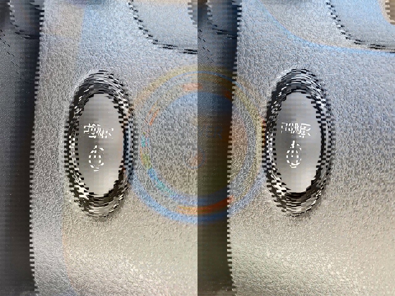 Used 2025 Toyota Camry LE image 30