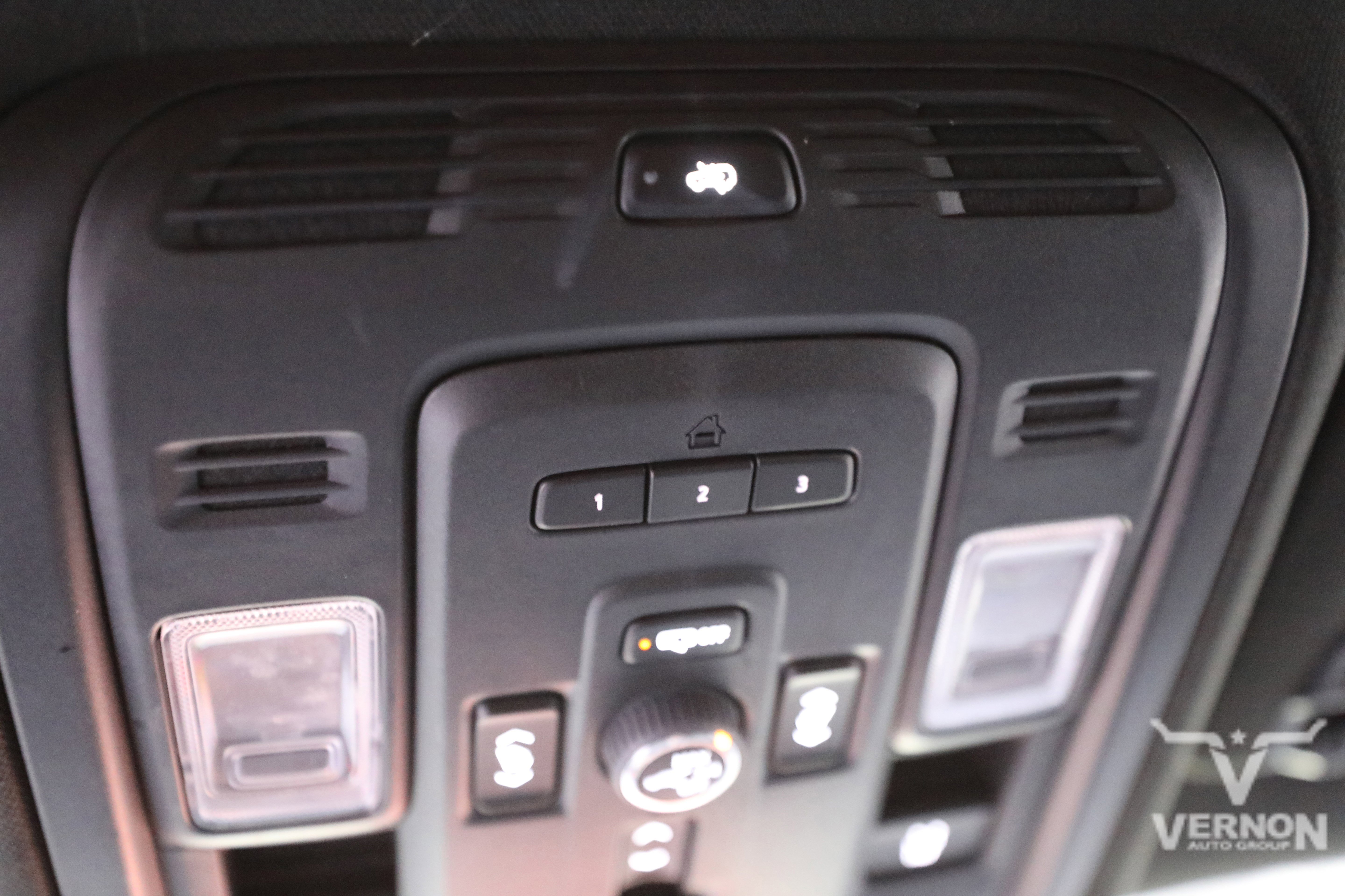 Used 2024 GMC Yukon Denali w/ Advanced Technology Package image 29