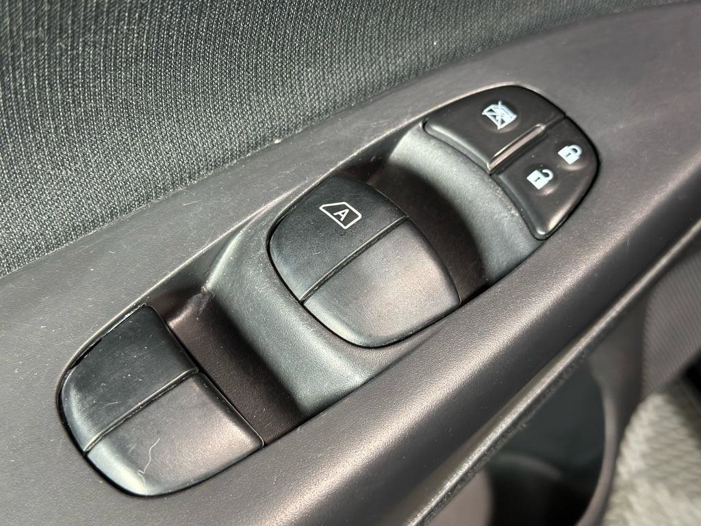 Used 2015 Nissan Sentra SV image 25