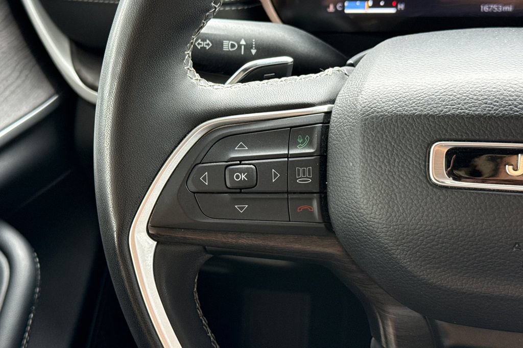 Used 2024 Jeep Grand Cherokee Limited AWD/4WD image 35