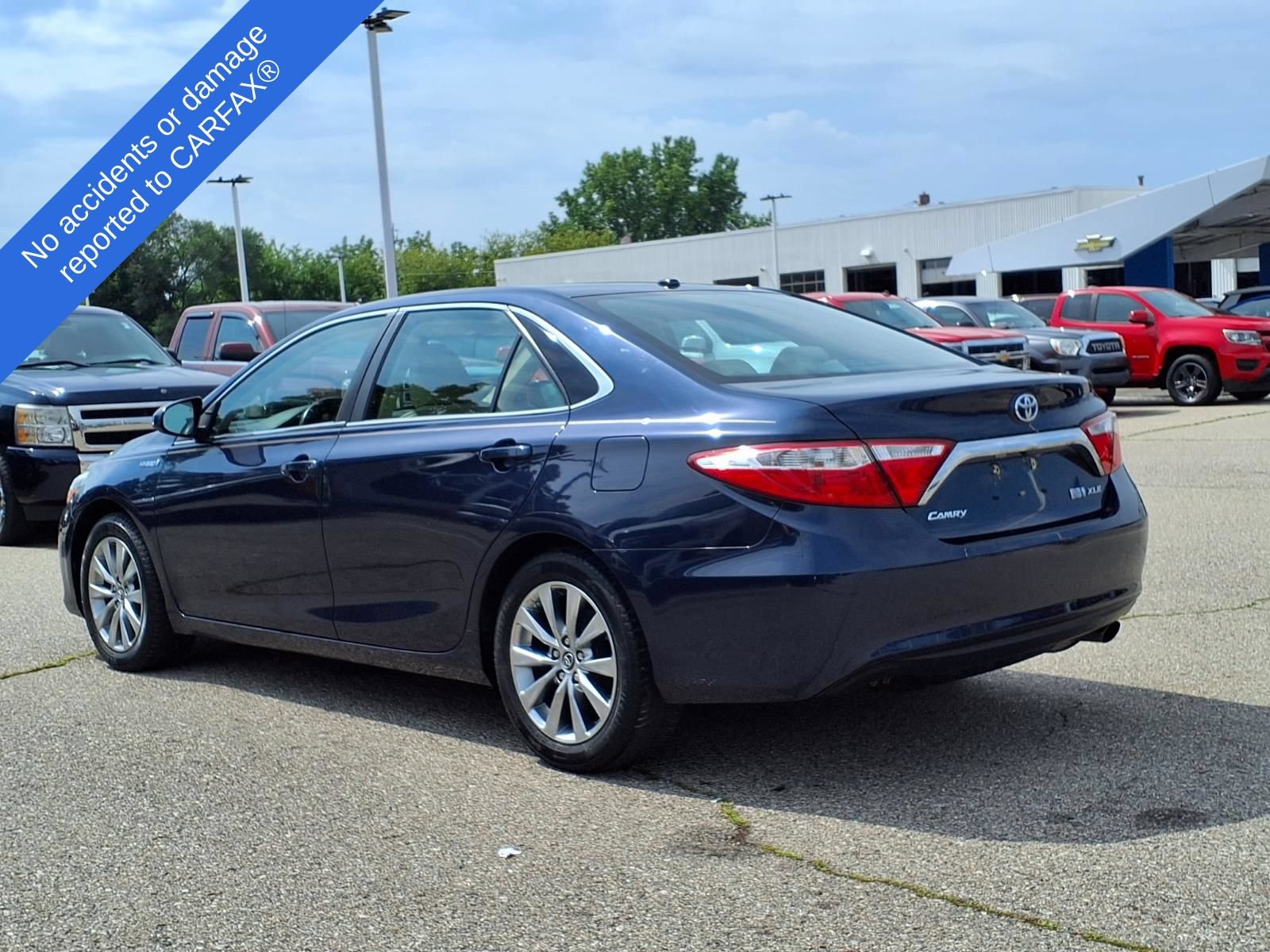 Used 2015 Toyota Camry XLE w/ Moonroof Package FWD image 8