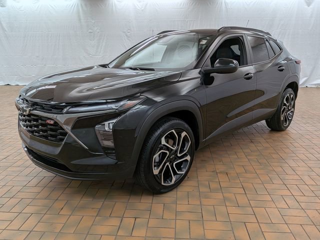 Used 2025 Chevrolet Trax RS w/ Driver Confidence Package FWD image 3
