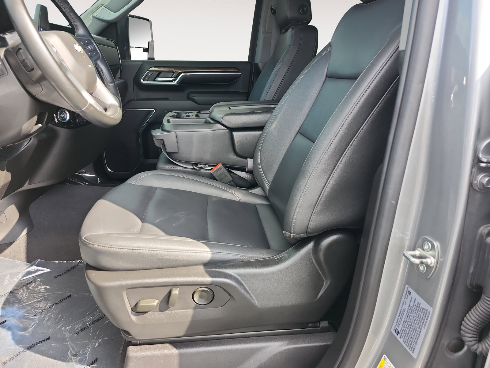 Used 2024 Chevrolet Silverado 2500 LT w/ All Star Edition AWD/4WD image 11
