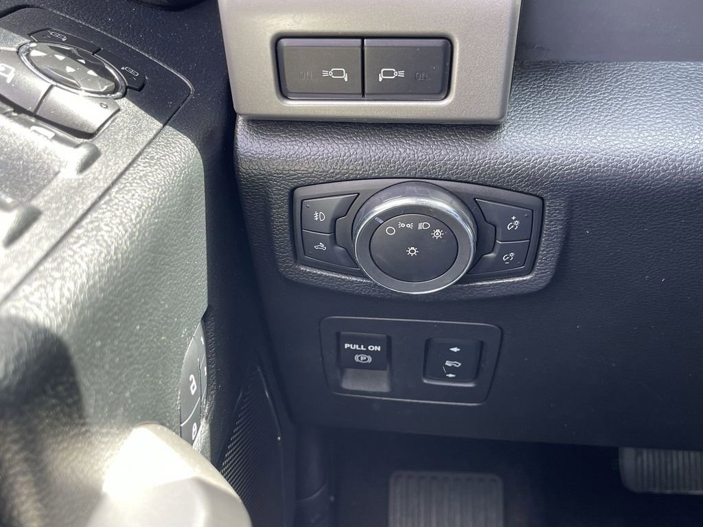 Used 2015 Ford F150 Lariat w/ Equipment Group 501A Mid AWD/4WD image 18