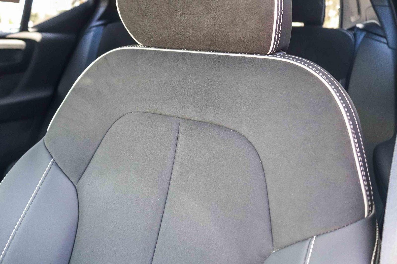 Used 2023 Volvo XC40 Recharge Plus AWD/4WD image 29