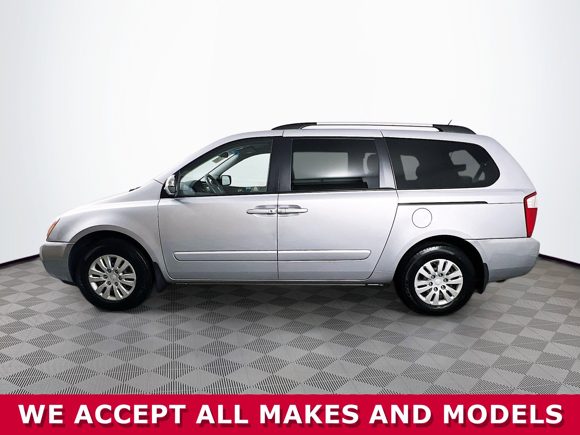 Used 2011 Kia Sedona LX image 25