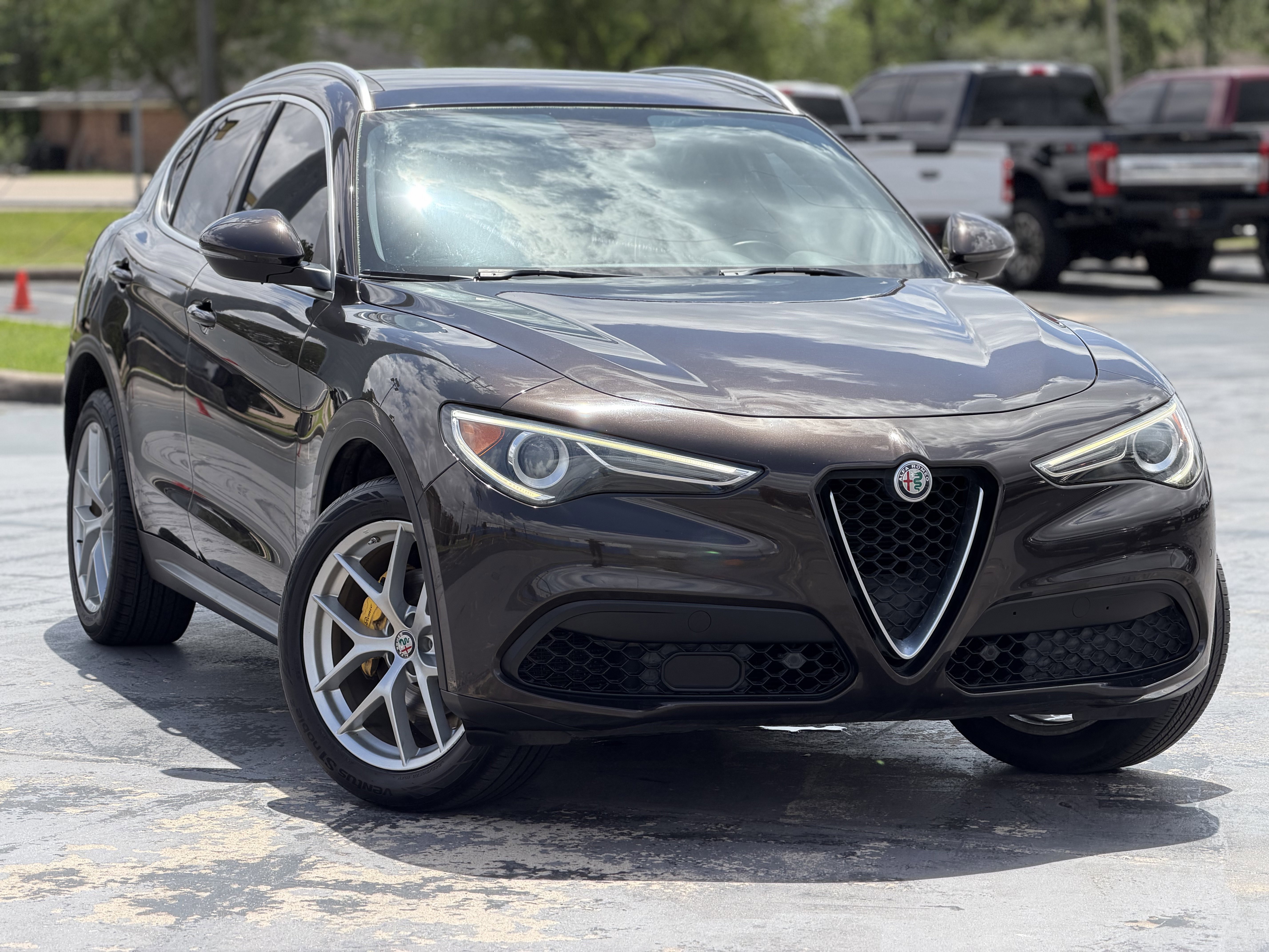 Used 2018 Alfa Romeo Stelvio Ti AWD/4WD image 3