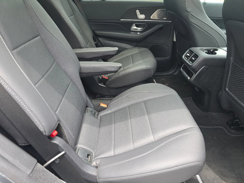 Used 2026 Mercedes-Benz GLS 450 4MATIC image 21