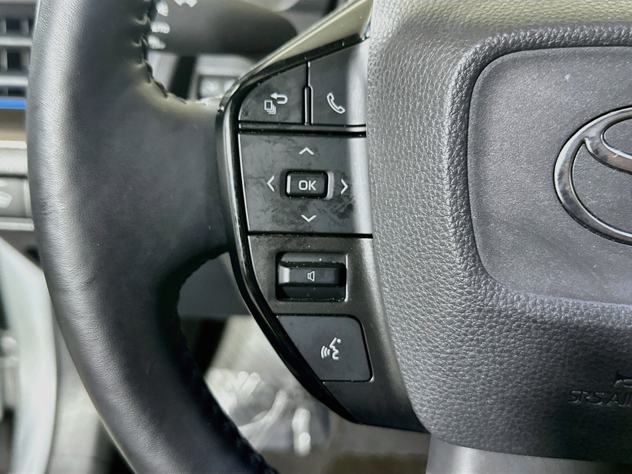Certified 2023 Toyota Prius XLE FWD image 16
