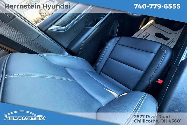 Used 2024 GMC Acadia Elevation image 9