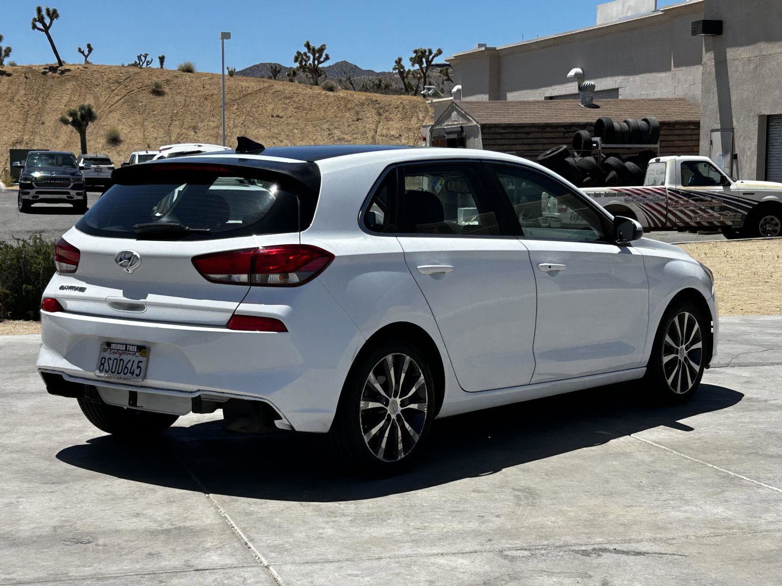 Used 2020 Hyundai Elantra GT w/ Style Package 02 FWD image 7