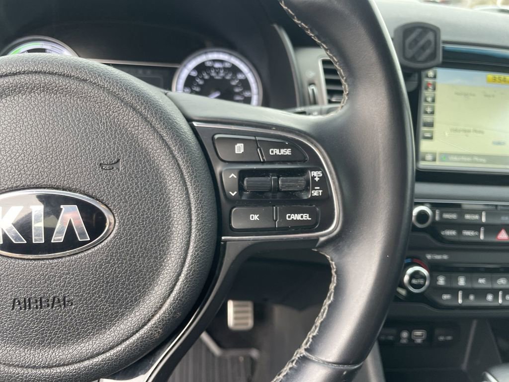 Used 2017 Kia Niro EX image 19