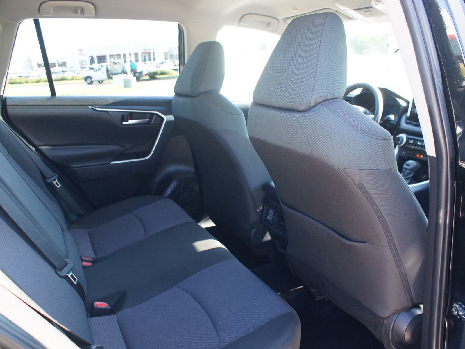 Used 2025 Toyota RAV4 XLE AWD/4WD image 21