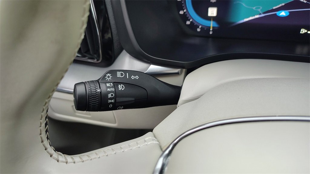 Certified 2023 Volvo XC60 B5 Core w/ Climate Package image 17