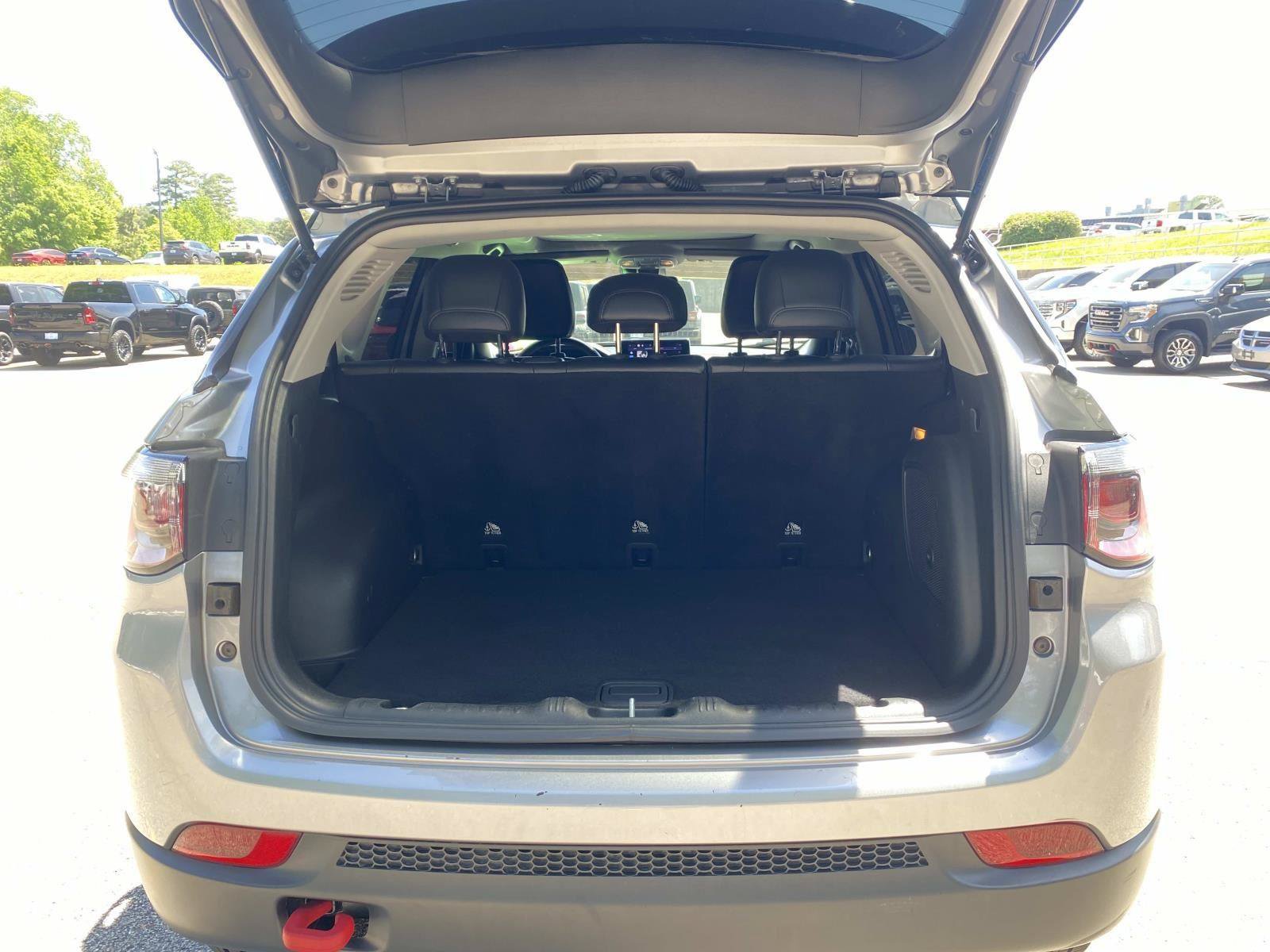 Used 2022 Jeep Compass Trailhawk w/ Sun and Sound Group AWD/4WD image 7