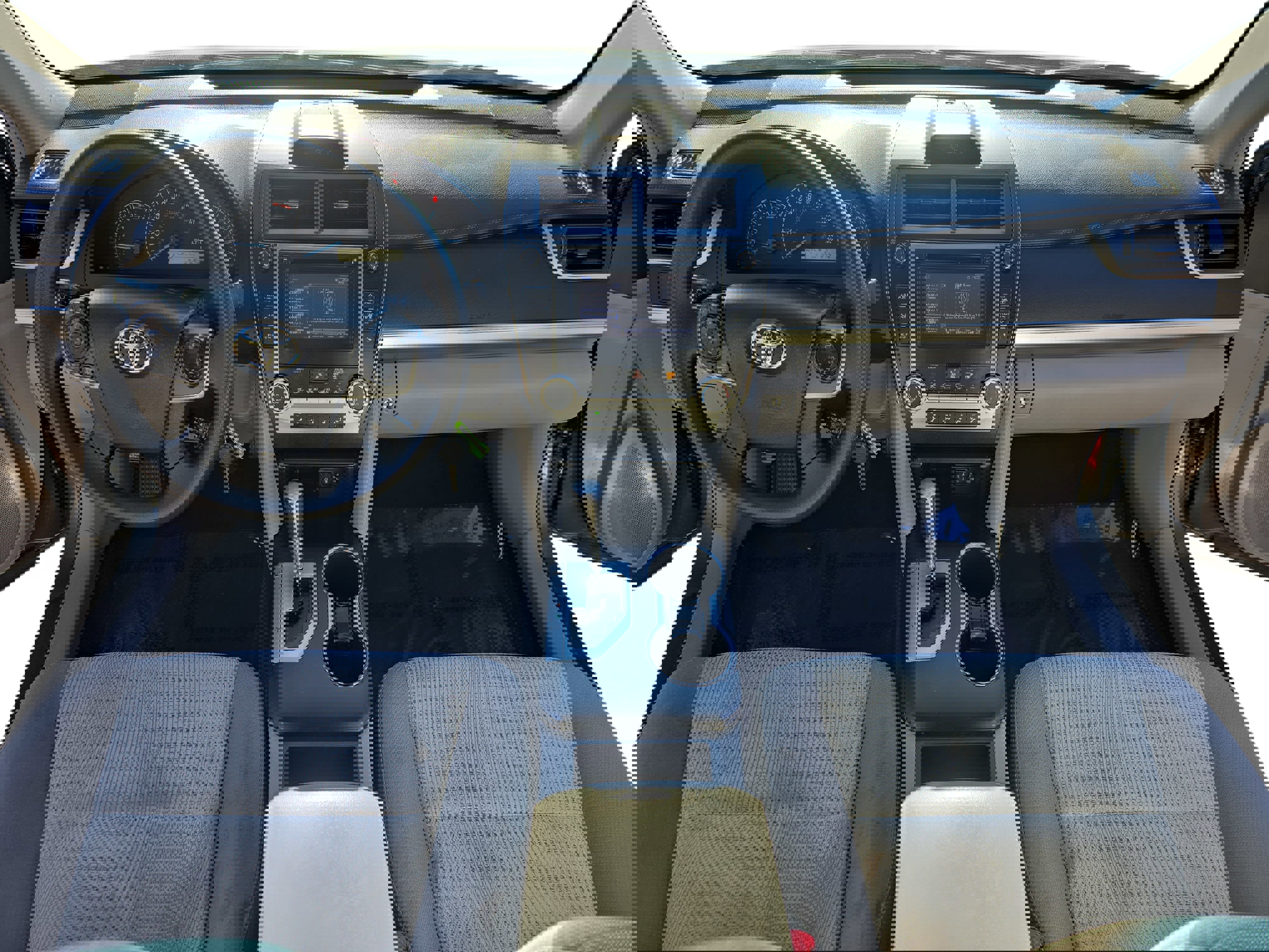 Used 2014 Toyota Camry L image 9